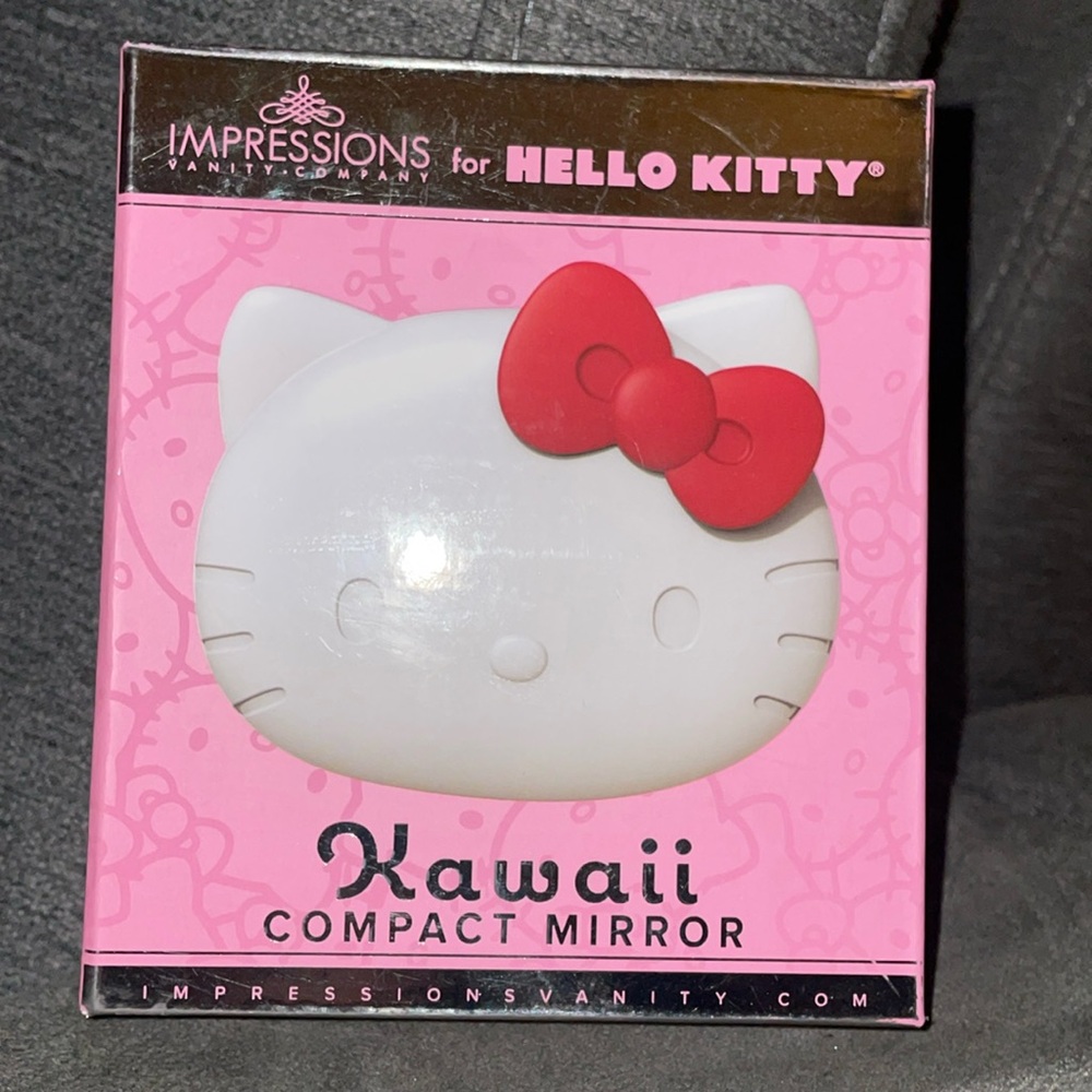 Hello Kitty Kawaii Compact Mirror. NIB.